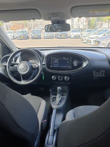טויוטה אייגו X
