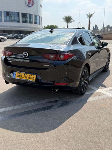 מאזדה 3