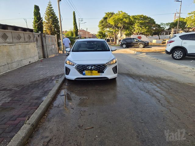 יונדאי איוניק