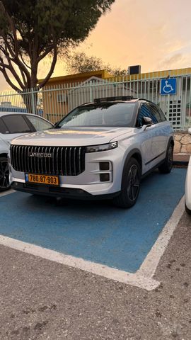 ג'אקו J7