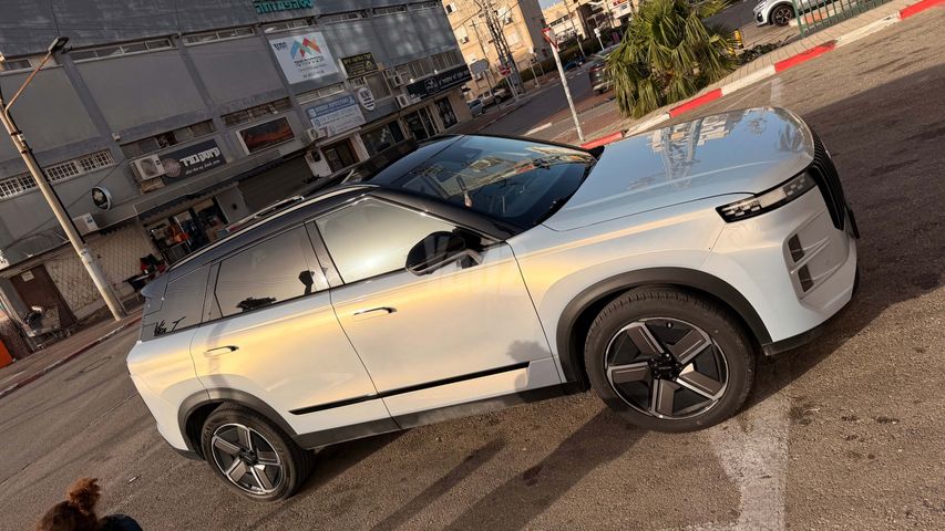 ג'אקו J7