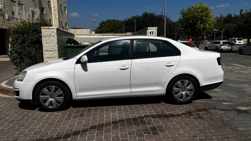 ג'טה  Manager אוט׳ 4 דל 1.6 (102 כ״ס)
