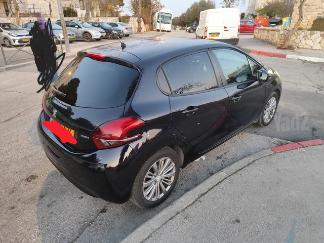 פיג'ו 208