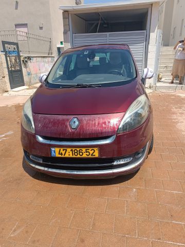 רנו סניק