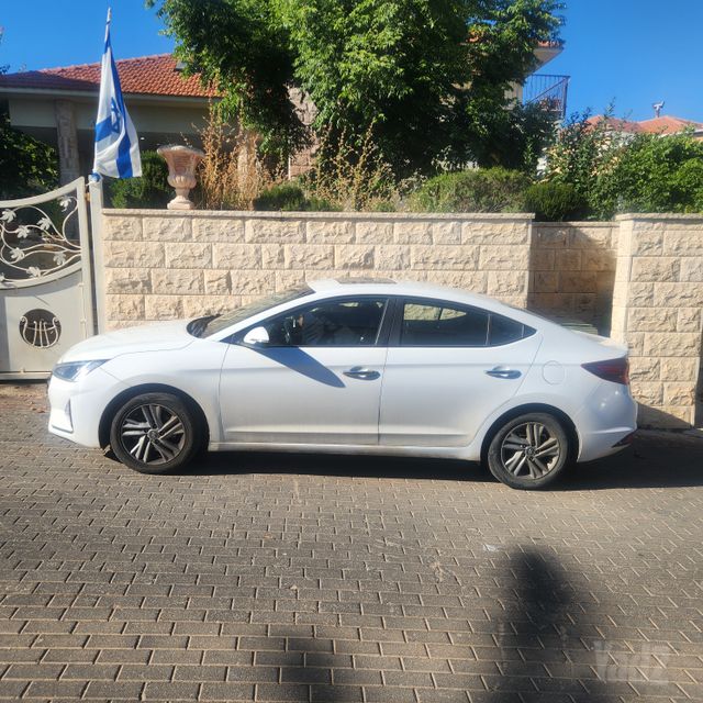 יונדאי אלנטרה