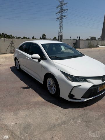 טויוטה קורולה