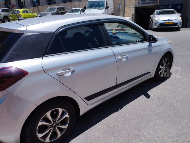 יונדאי i20