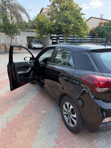 יונדאי i20
