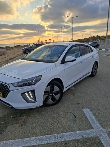 יונדאי איוניק