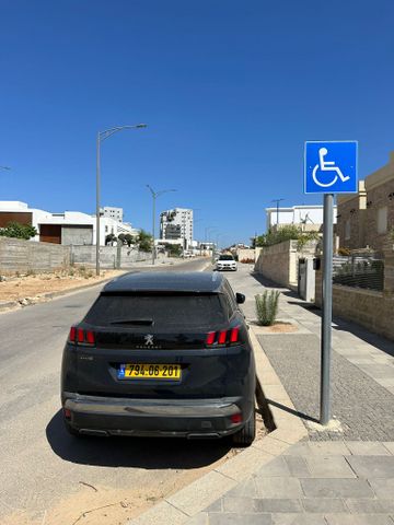 פיג'ו 3008