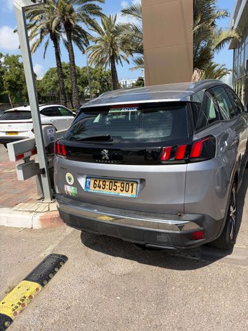 פיג'ו 3008