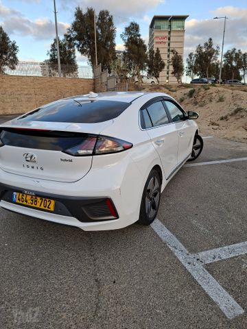 יונדאי איוניק