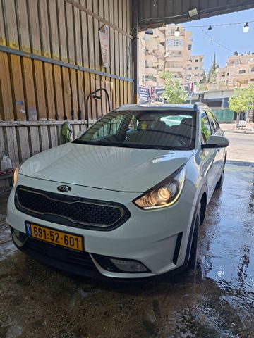 קיה נירו