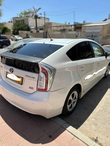 מודעת רכב טויוטה פריוס