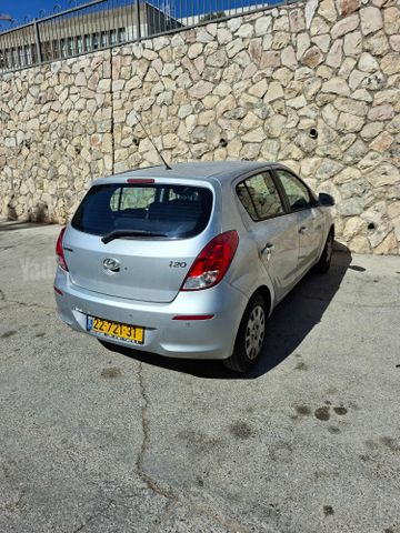 יונדאי i20