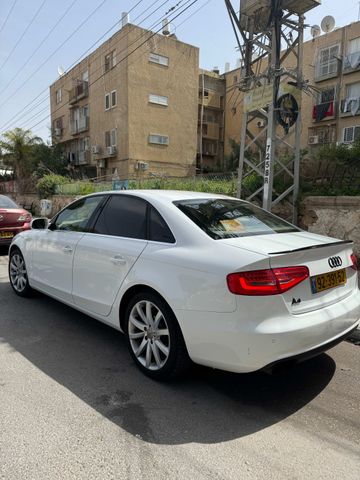 אאודי A4
