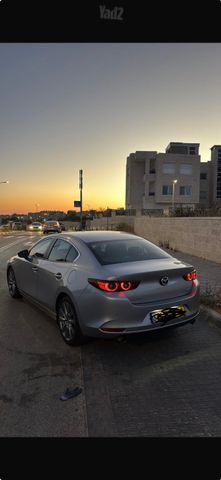 מודעת רכב מאזדה 3