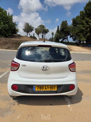 יונדאי i10