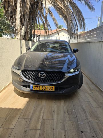 מודעת רכב מאזדה CX-30