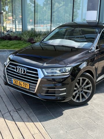 מודעת רכב אאודי Q7 1