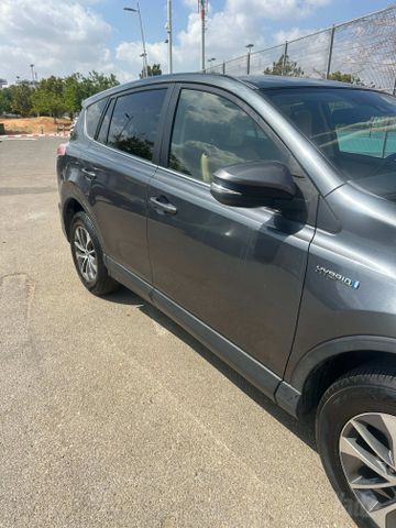 טויוטה RAV4