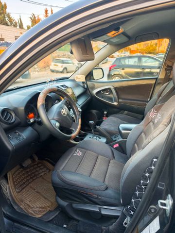 טויוטה RAV4