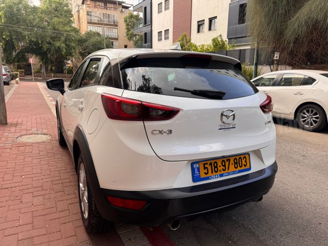 מודעת רכב מאזדה CX-3