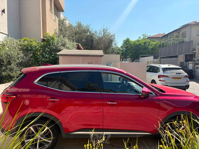 אם ג'י EHS PHEV