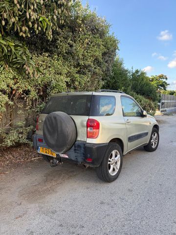 מודעת רכב טויוטה RAV4