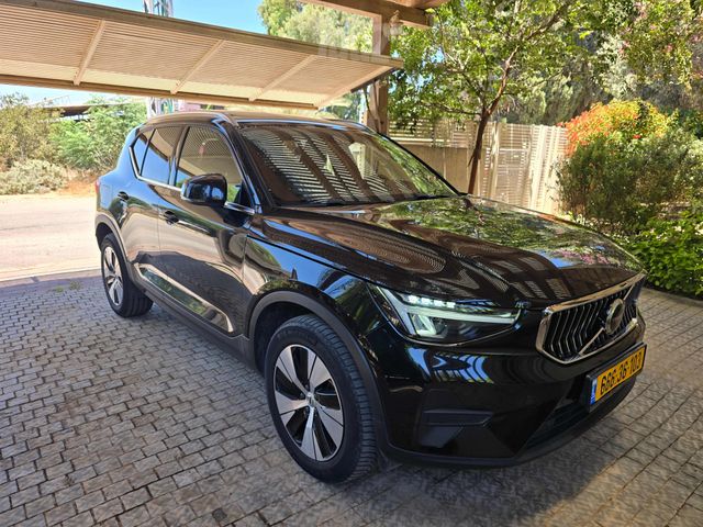 מודעת רכב וולוו XC40