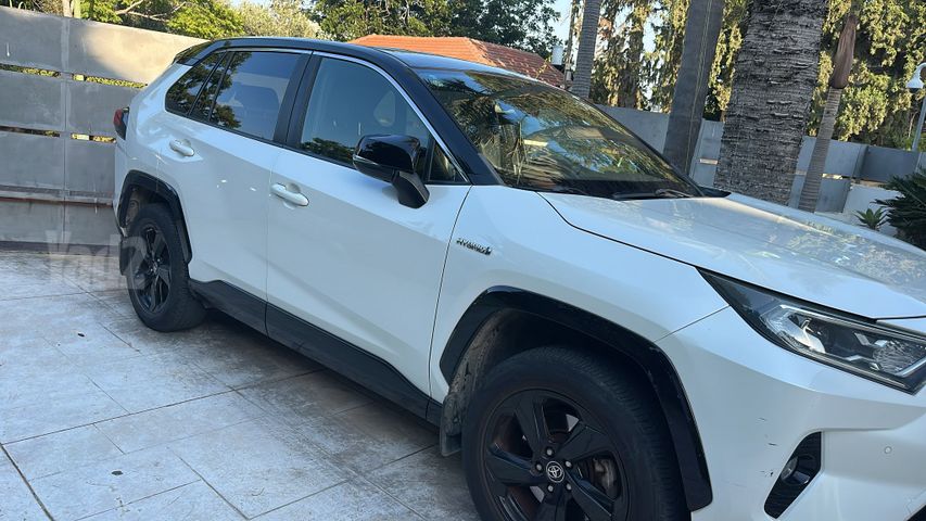 טויוטה RAV4