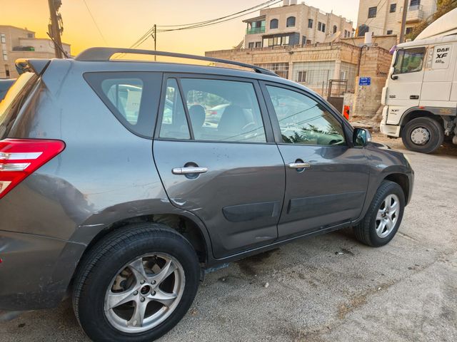 מודעת רכב טויוטה RAV4