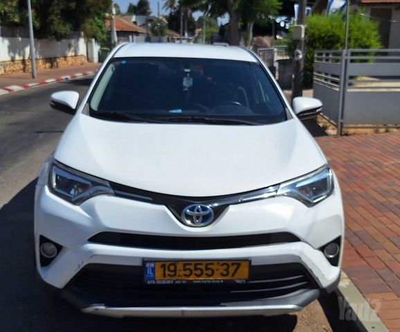 טויוטה RAV4