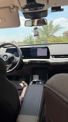 ב מ וו X1