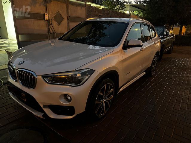 ב מ וו X1