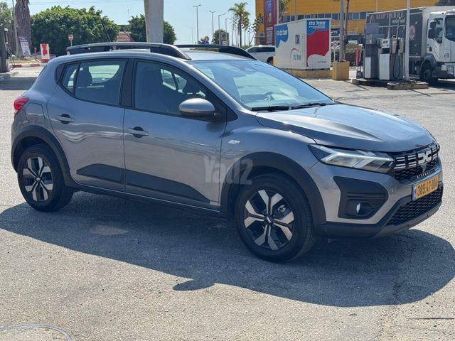 דאצ'יה סנדרו Stepway
