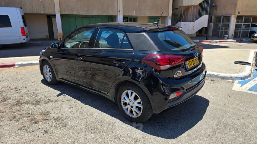 יונדאי i20