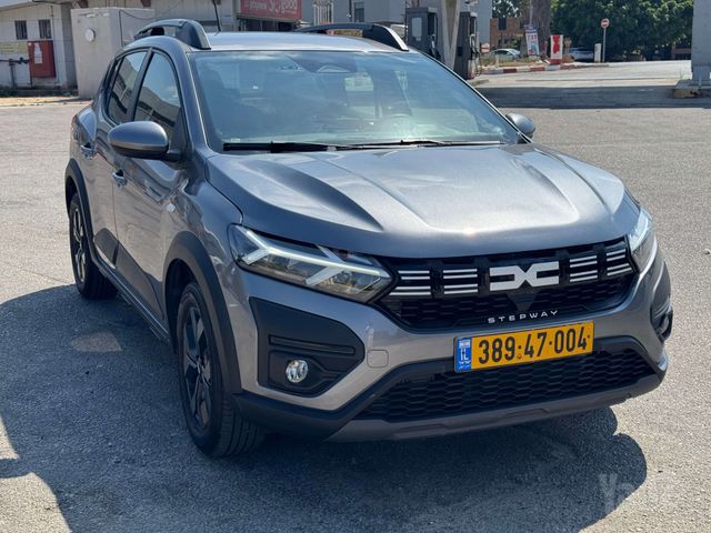 דאצ'יה סנדרו Stepway