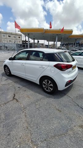 יונדאי i20