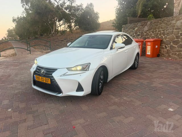 מודעת רכב לקסוס IS