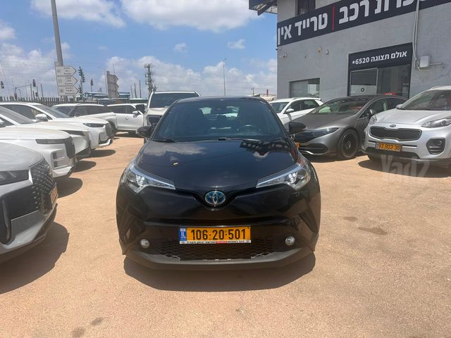 מודעת רכב טויוטה C-HR