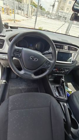 יונדאי i20