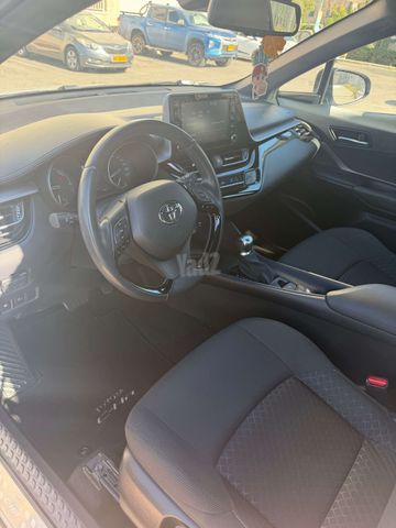 מודעת רכב טויוטה C-HR 1
