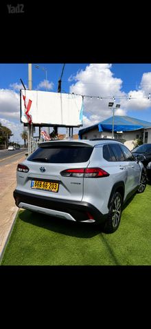 טויוטה קורולה קרוס