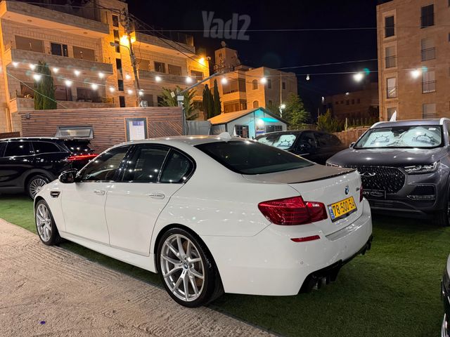 ב מ וו M5