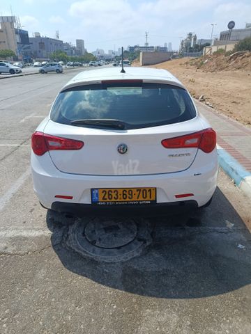 אלפא רומיאו ג'ולייטה