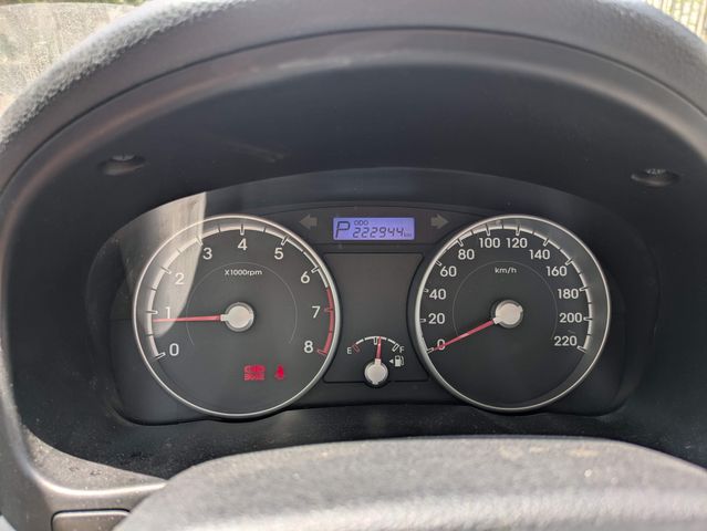 יונדאי אקסנט i25