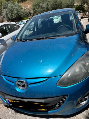 מודעת רכב מאזדה 2