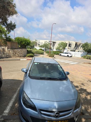 אופל אסטרה