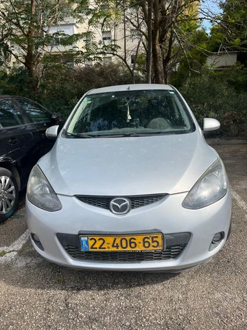 מודעת רכב מאזדה 2